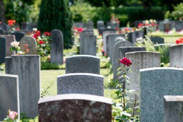 Sospensione dei lavori nei cimiteri comunali in occasione della commemorazione dei defunti – anno 2025